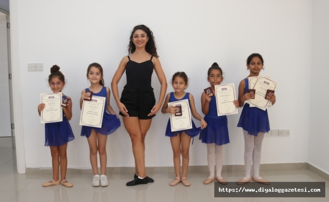 Minikler sertifikalarını aldı