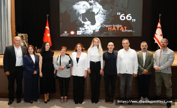 Özveriyi anlatıyor