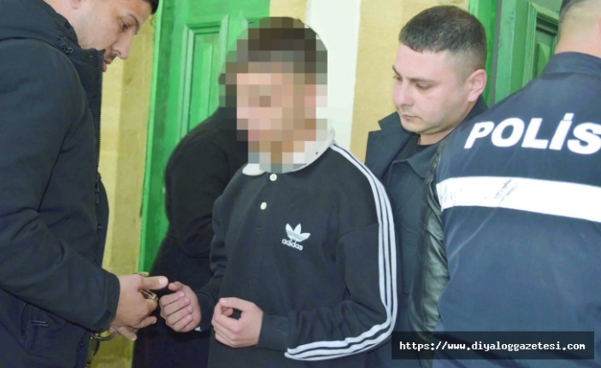 Bıçağı alıp gitti