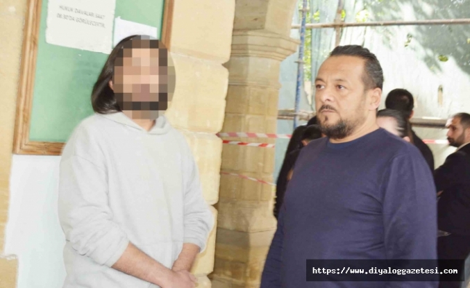 Yemek yerine kenevir dağıttı