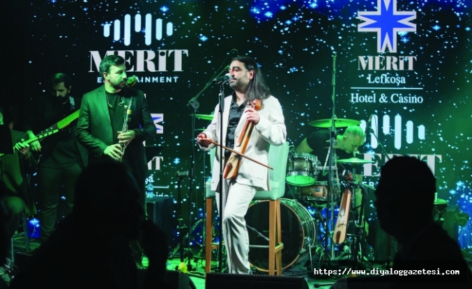 Şarkılarıyla coşturdu