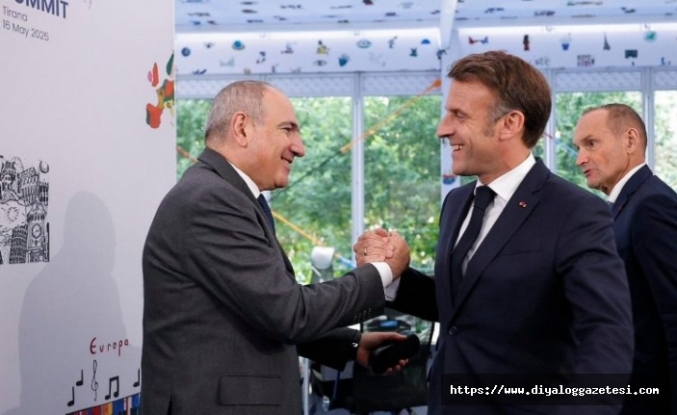 Macron durmuyor