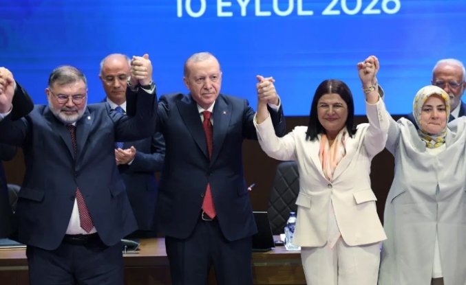 Rozetleri Erdoğan taktı