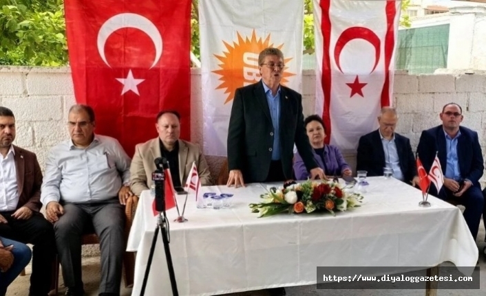 Partililer eşlik etti