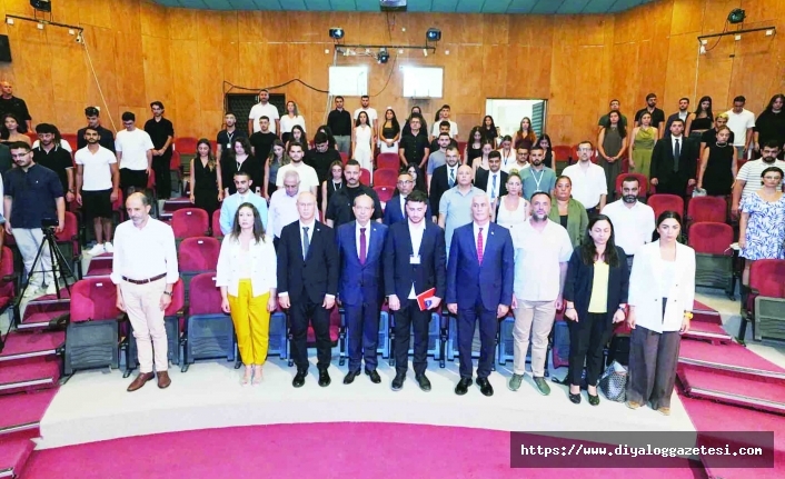 ‘Gelecek sizindir’