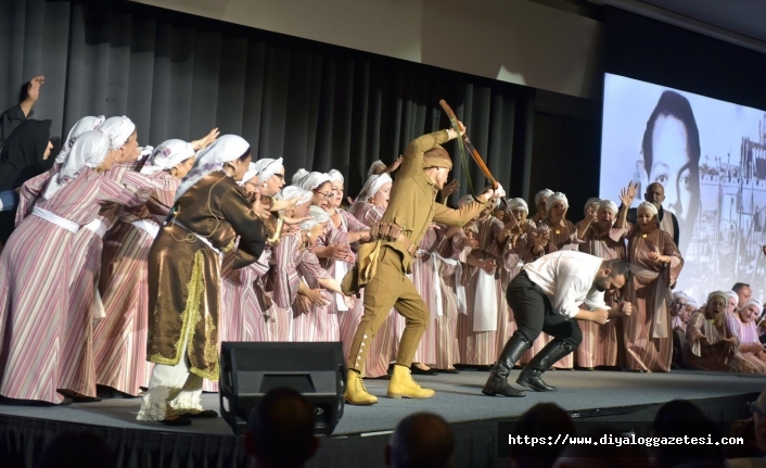 Ayakta alkışlandı