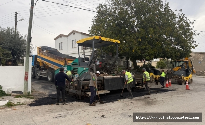 Asfalt dökümü yapılıyor