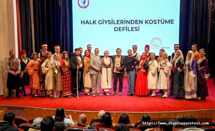 Geleneksel kıyafetler tanıtıldı