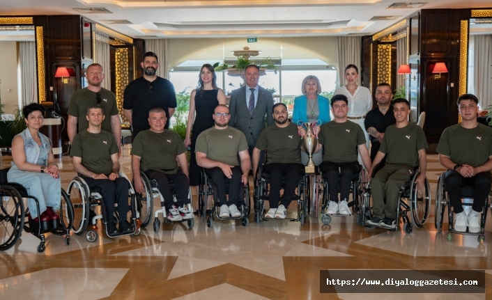 Merit Sosyal İşler, Basketbol Takımı ile bir araya geldi