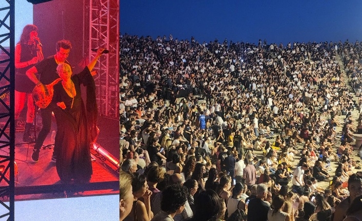 Antik Tiyatro dolup taştı