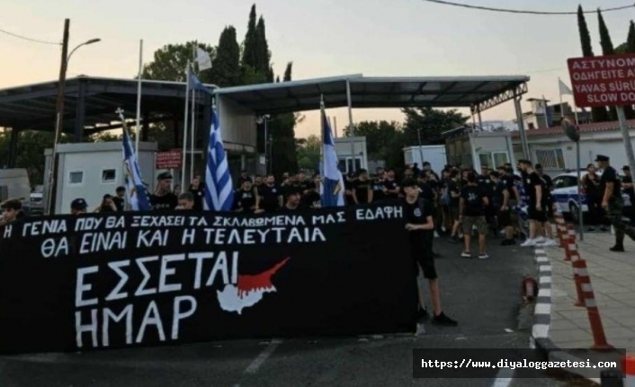 Sınır kapılarında  geçişler engellendi