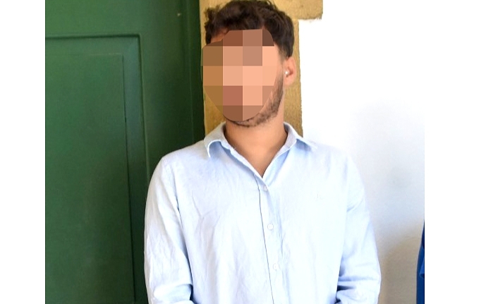 Ayağının tozuyla  hırsızlık yaptı