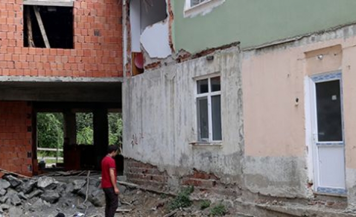 6 Metreden zemine düştü