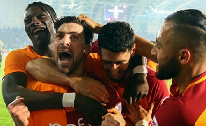 Aslan avantajı kaptı
