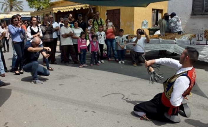 Ayrelli Festivaline  TUFAD renk kattı 