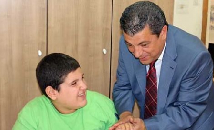 Bakan Dürüst özel çocukları sevindirdi