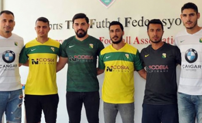 Binatlı gövde gösterisi yaptı