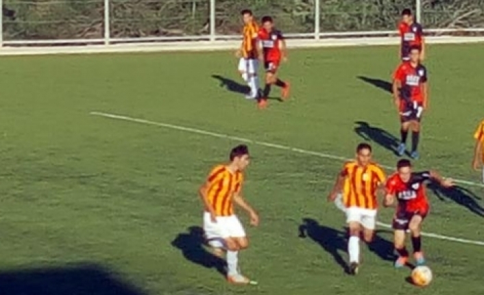 GAÜ Çetinkaya çeyrek finalde 5-0