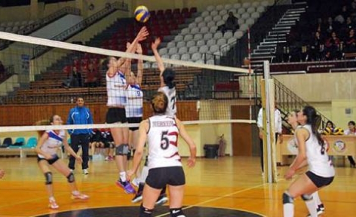 İlk maç YDÜnün