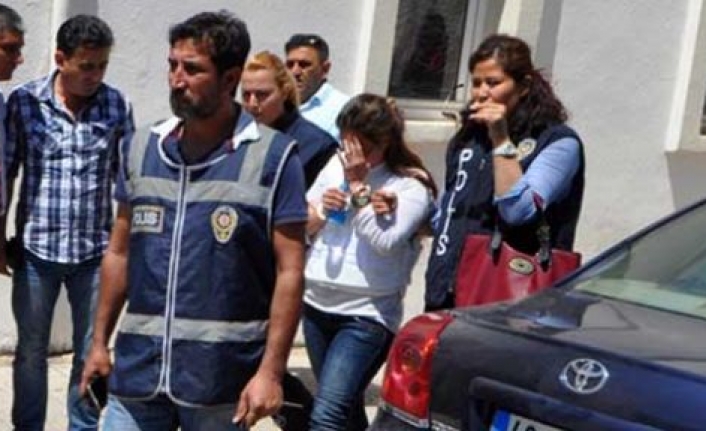 Kız arkadaşı çıktı