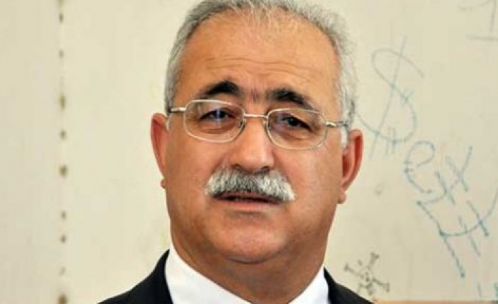 İzcan: Koltuğu bırakın