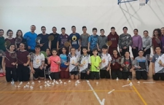 Badmintoncular kampta hazırlandı